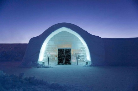 unique-ice-hotel-in-sweden-3